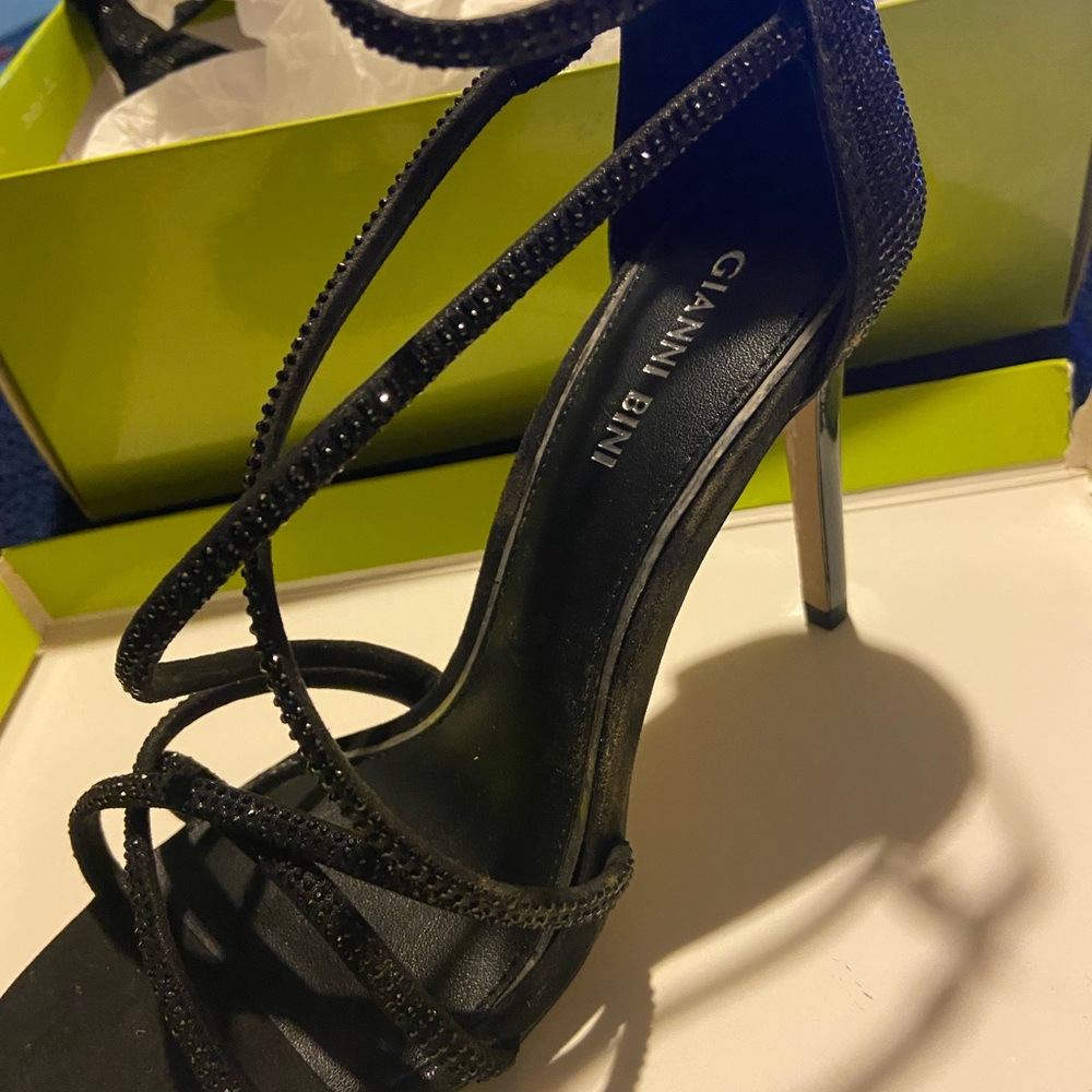 Elegant black, 4 inch heels